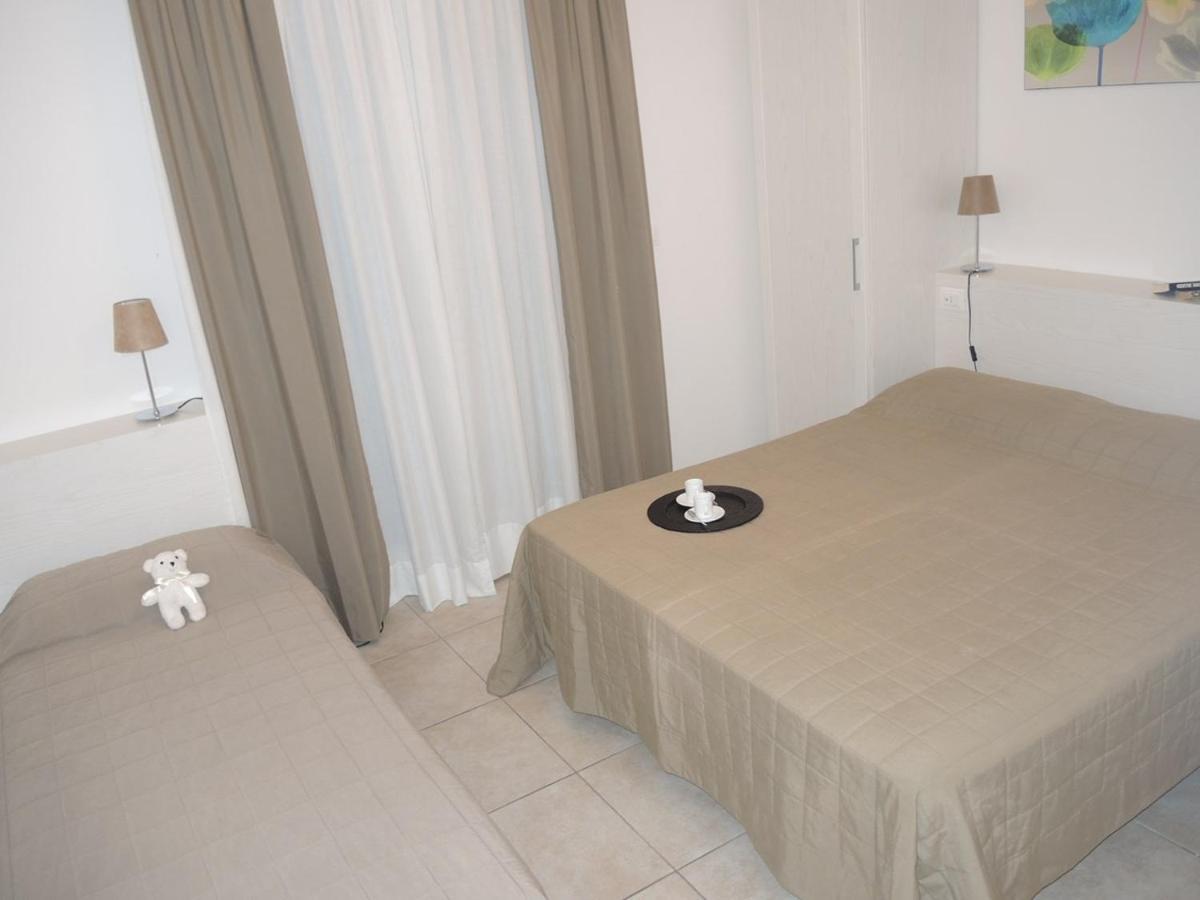 Nice Apartment With Huge Swimming Pool And Solarium Bibione Exterior foto