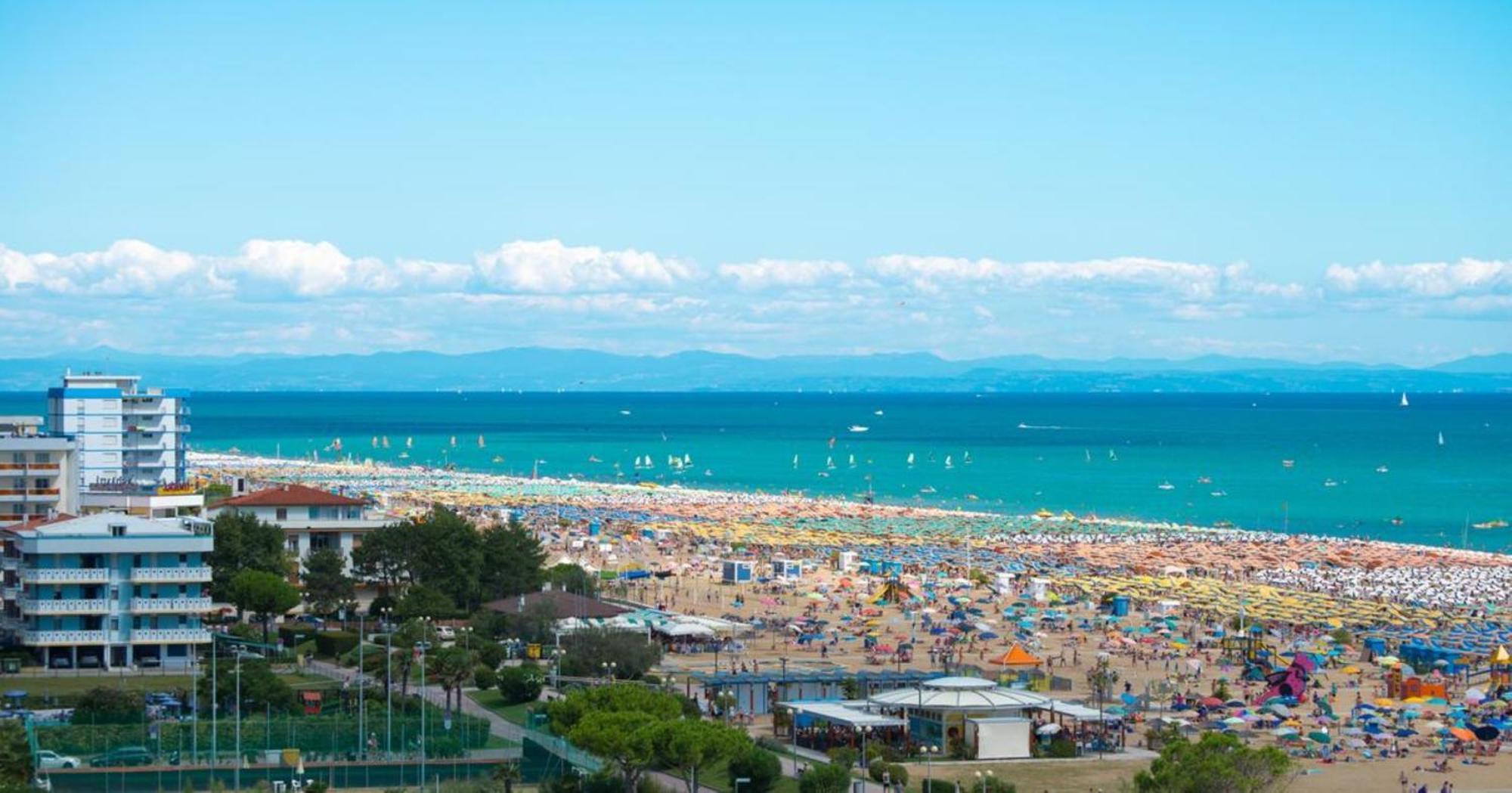 Nice Apartment With Huge Swimming Pool And Solarium Bibione Exterior foto