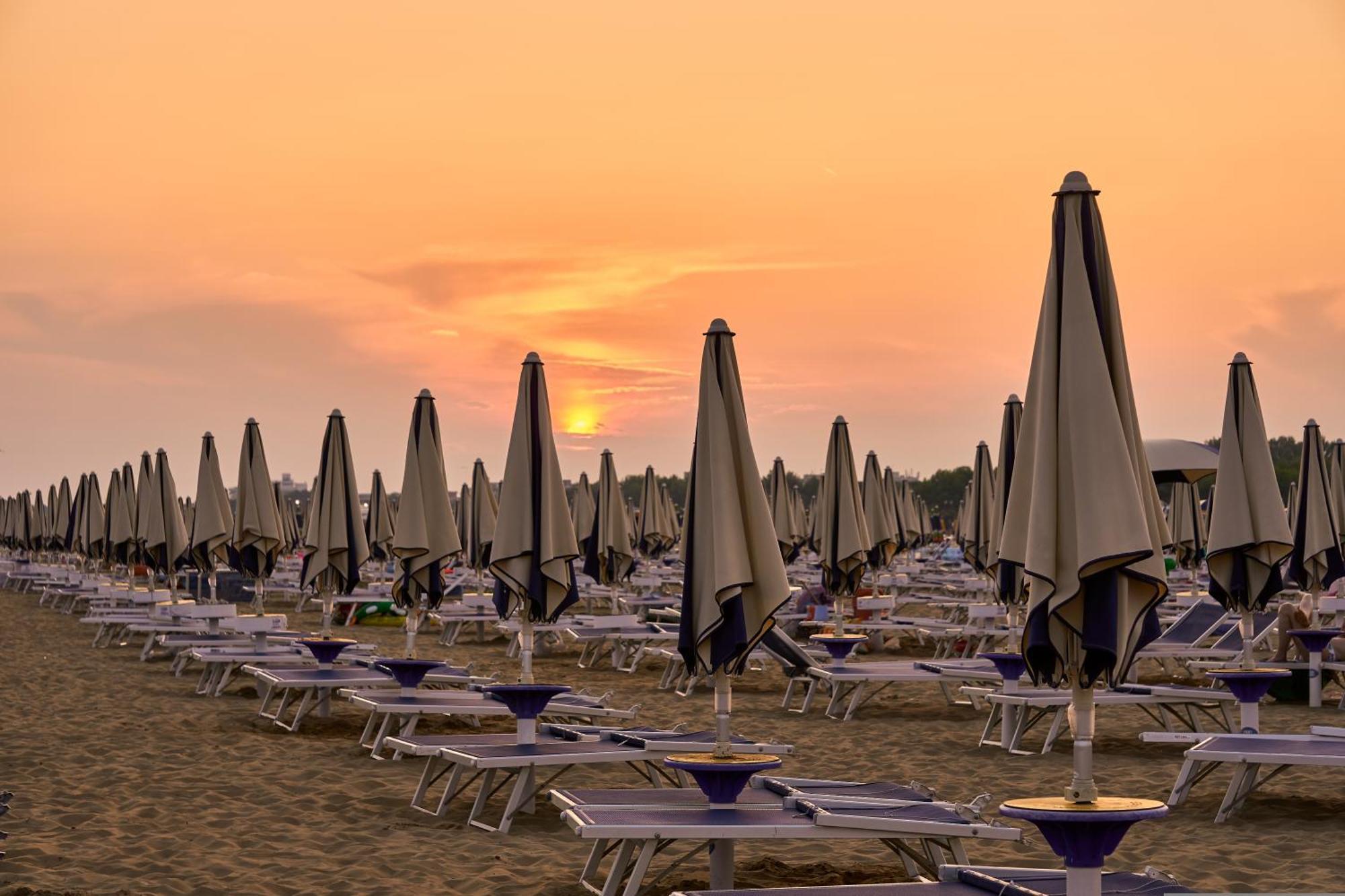 Nice Apartment With Huge Swimming Pool And Solarium Bibione Exterior foto
